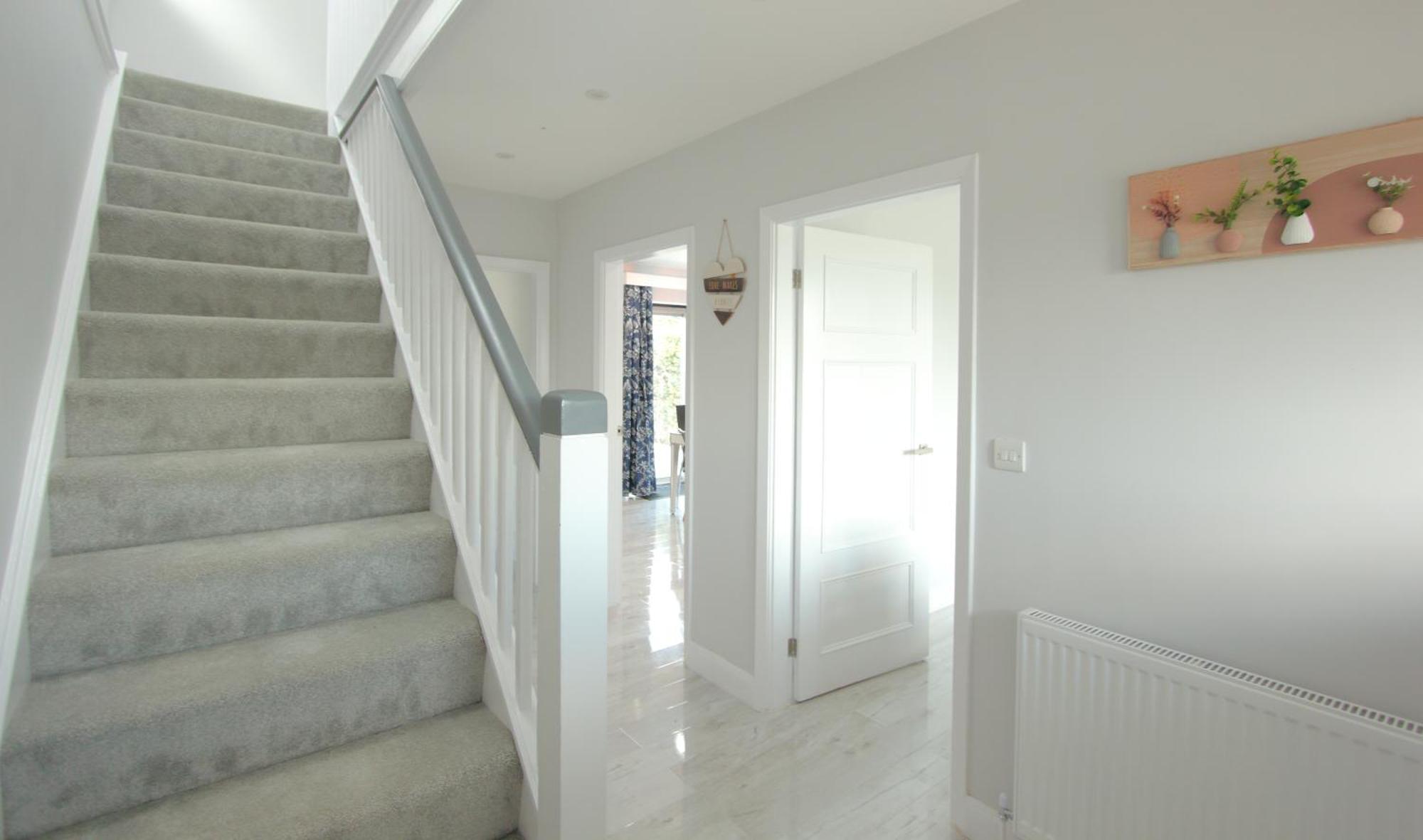 Deluxe 3 Bedroom 2 Bath House &parking By Cozynest * Reading