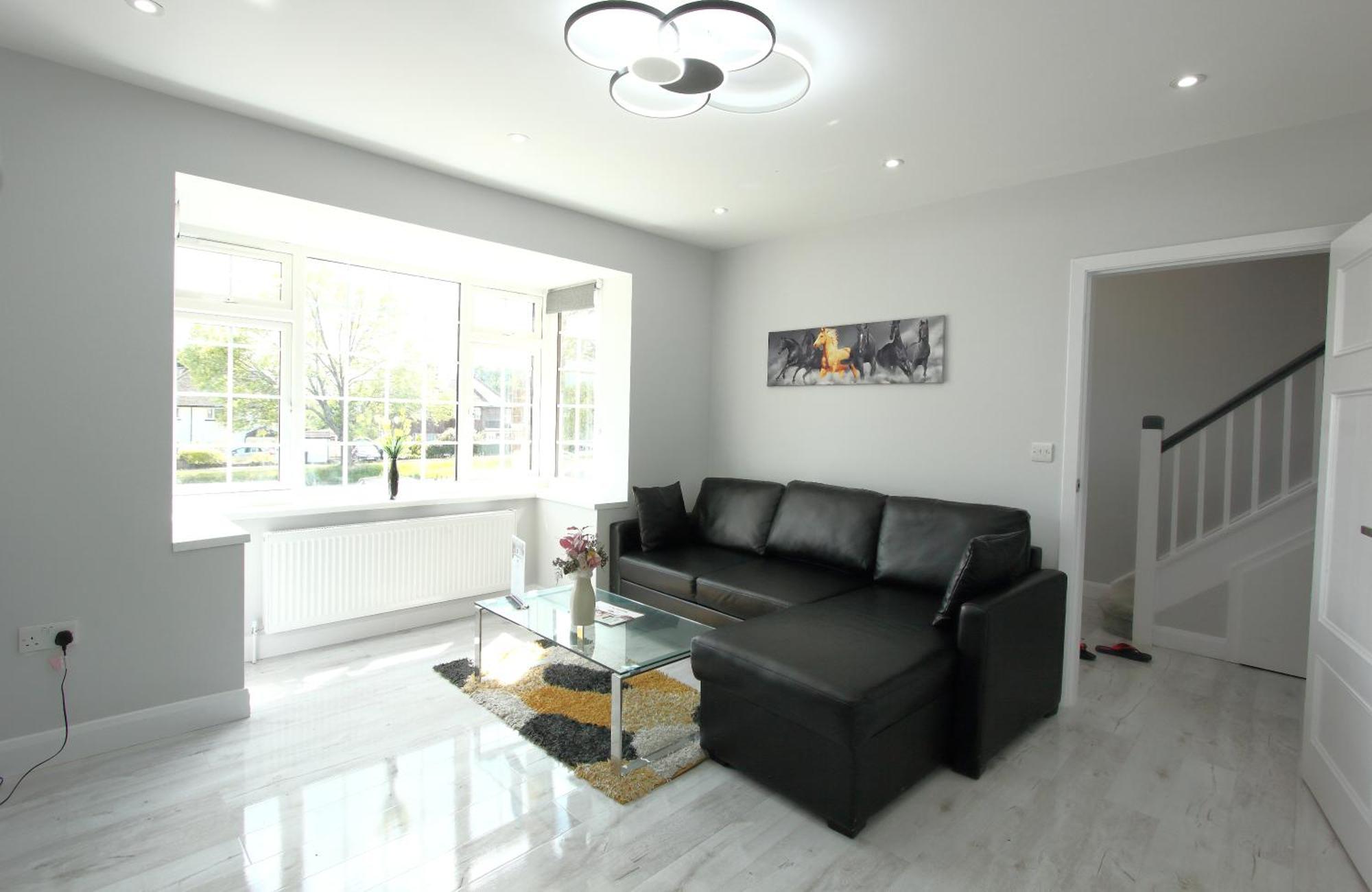 Deluxe 3 Bedroom 2 Bath House &parking By Cozynest *